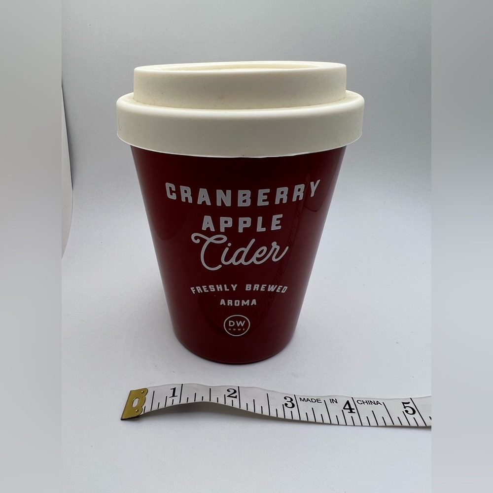 Decorative Coffee Cup with Cream Lid